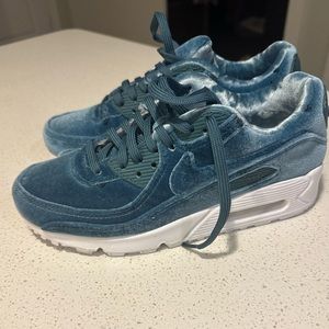 Women’s Air Max 90 ‘Lucky Charms’ in Ash Green (Velvet Blue)